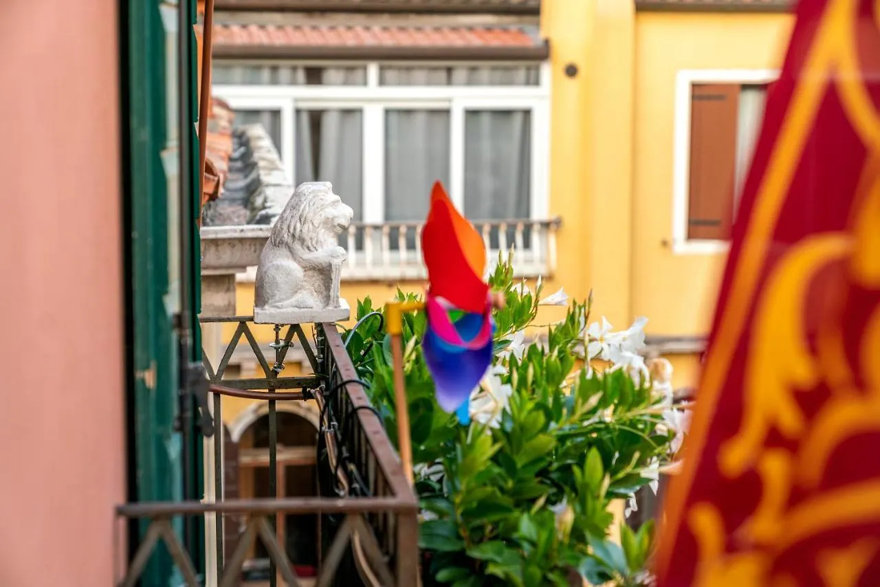 Palazzo San Luca Bed & Breakfast Venice Guest house
