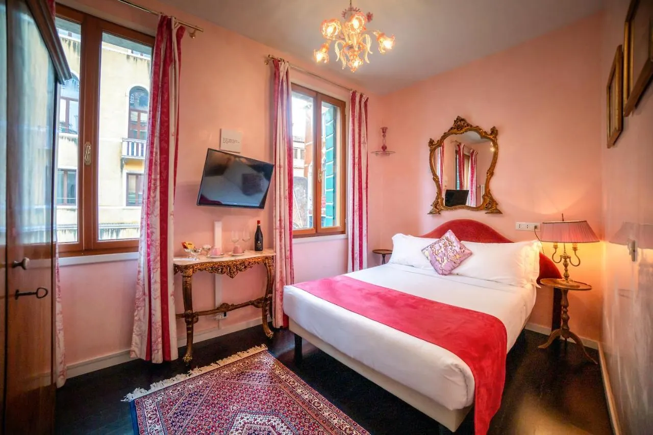 Palazzo San Luca Bed & Breakfast Venice Guest house