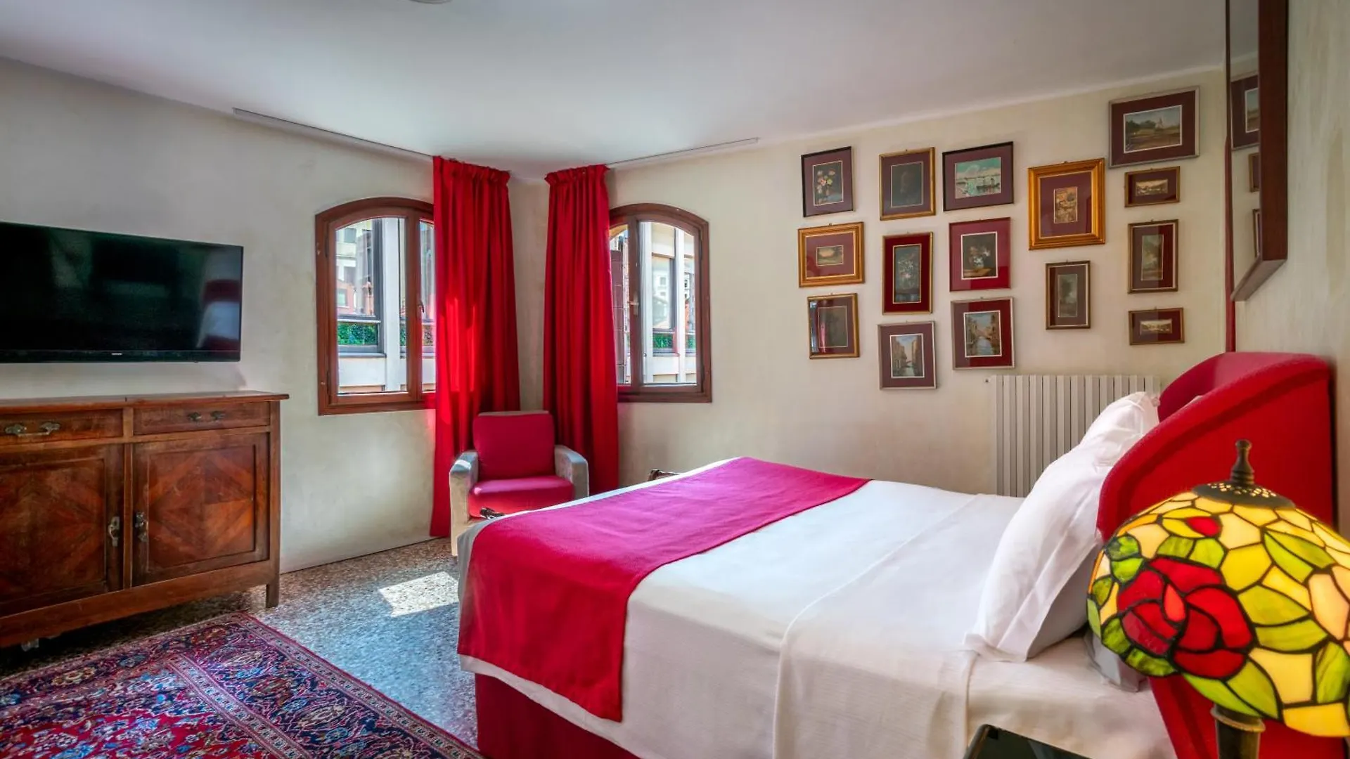 Palazzo San Luca Bed & Breakfast Venice Guest house