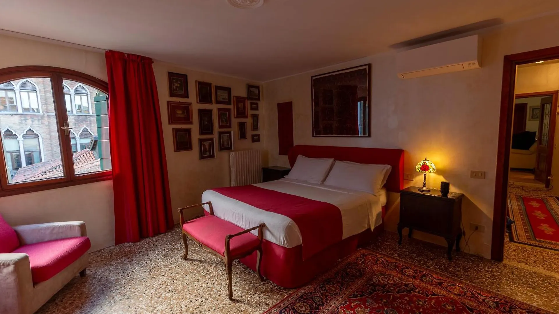 Palazzo San Luca Bed & Breakfast Venice Italy