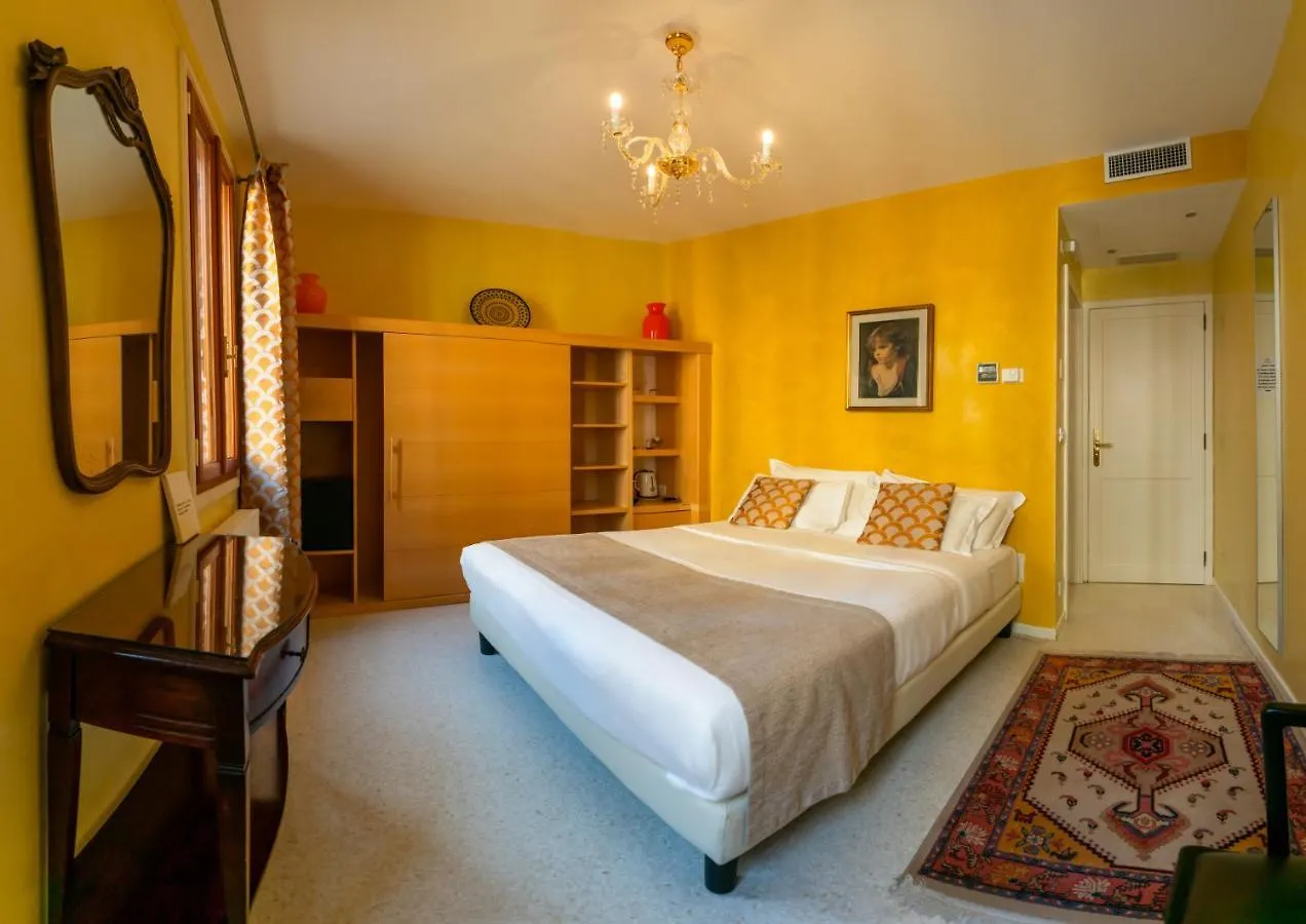 Palazzo San Luca Hotel Veneza 3*,  Itália