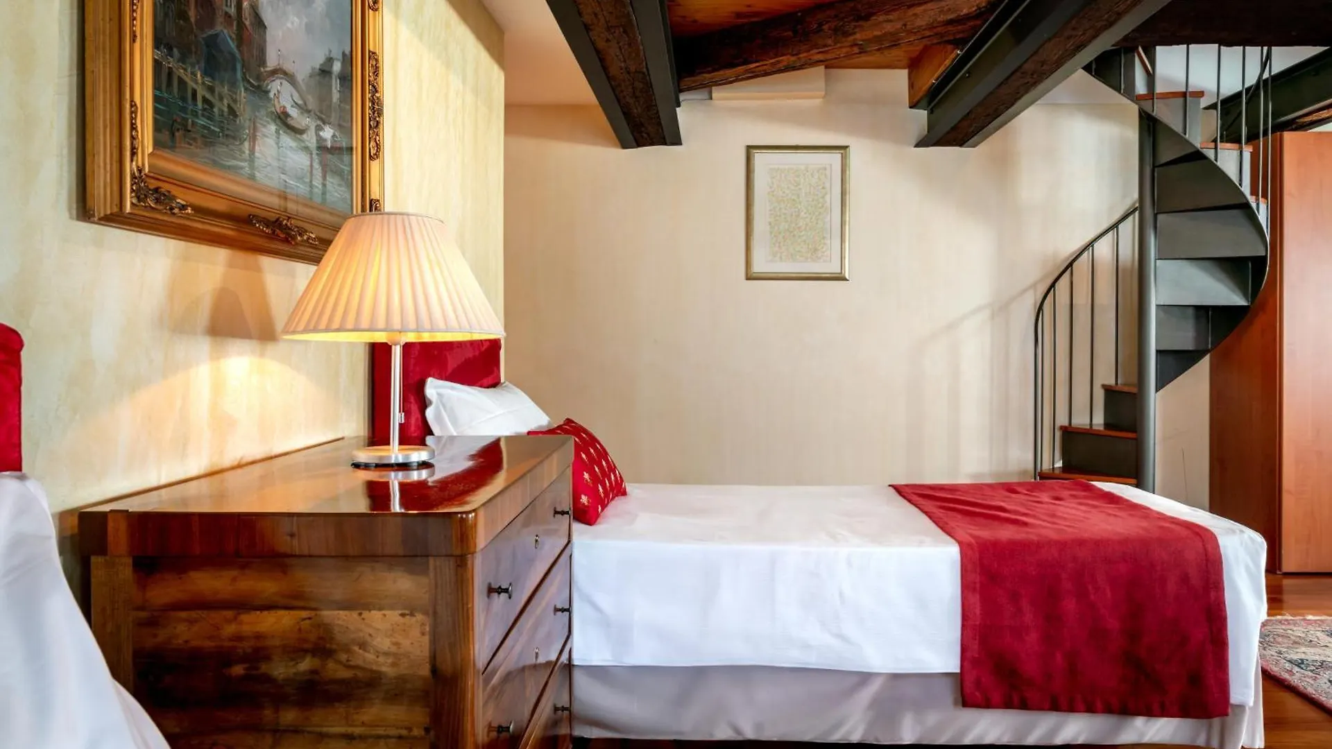 Palazzo San Luca Hotel Veneza 3*,  Itália